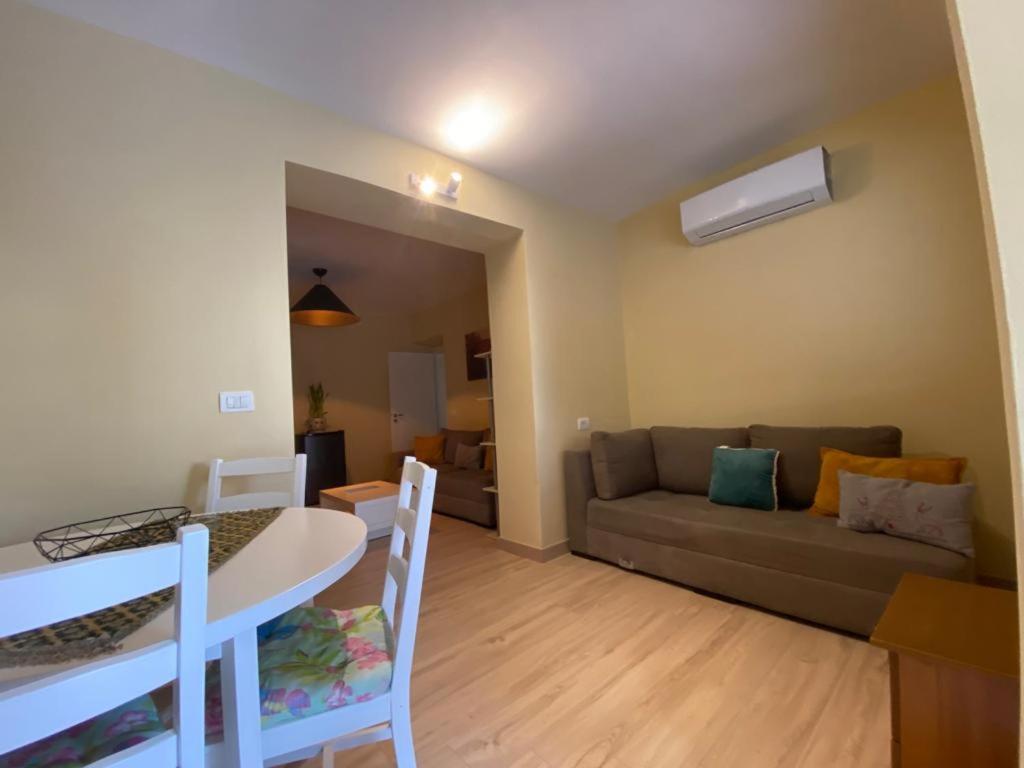 Saranda Beach Apartment Exterior photo